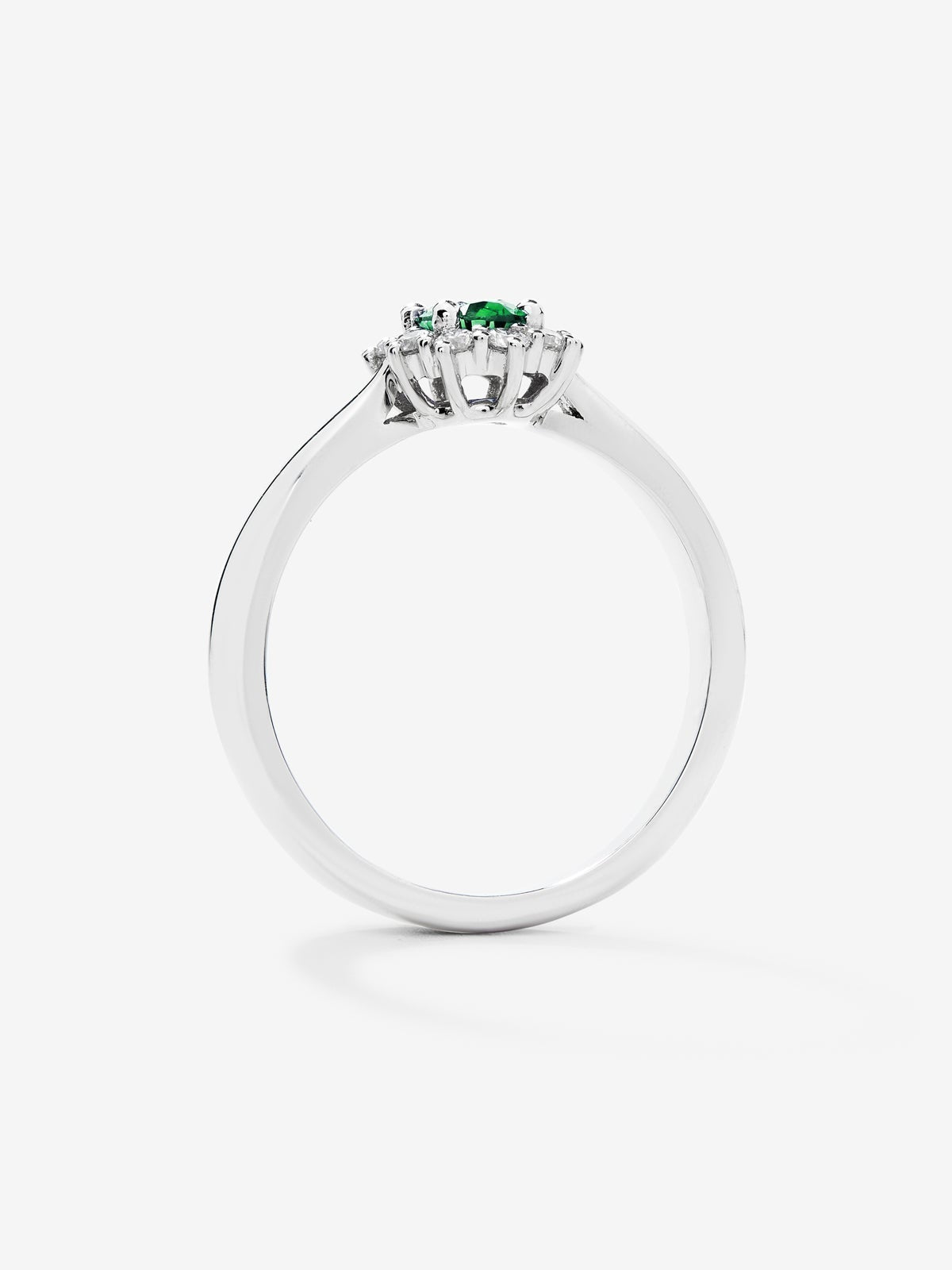 Anillo de oro blanco 18K con esmeralda