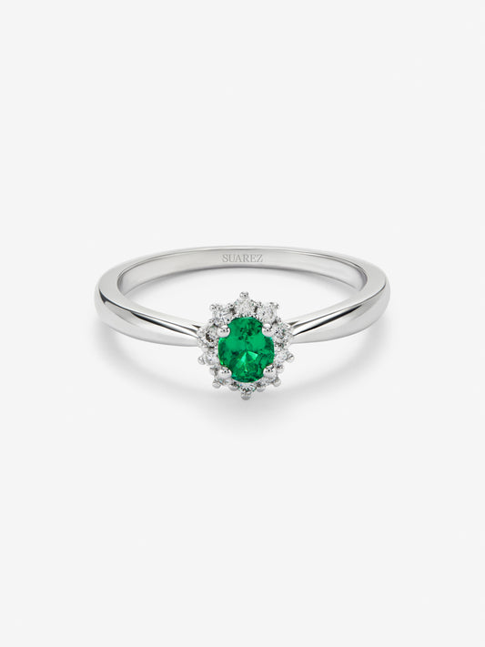 Anillo de oro blanco 18K con esmeralda de 0,5 cts