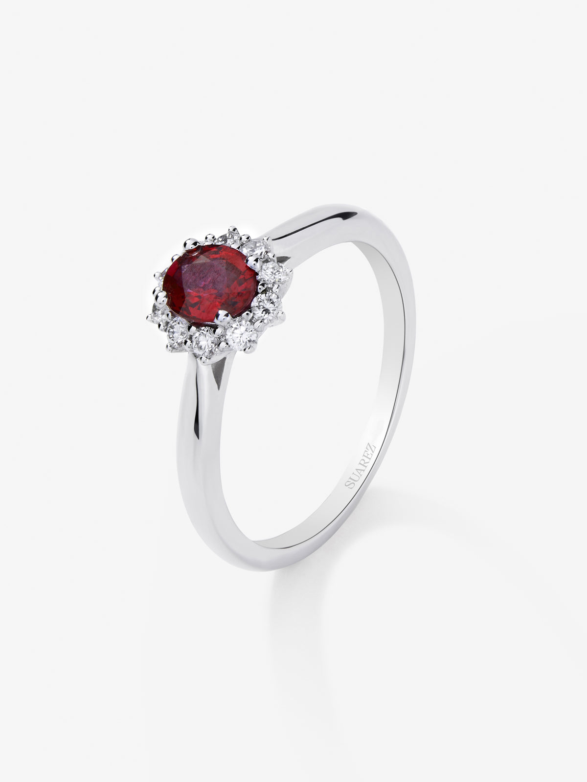 18K white gold ring with ruby