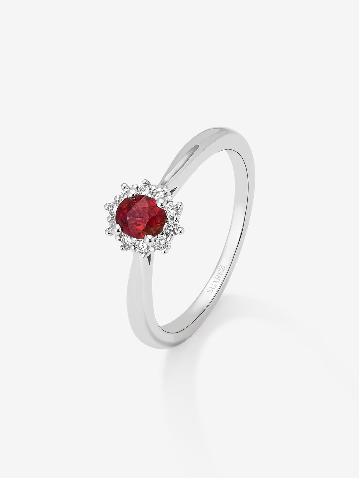 18K white gold ring with ruby