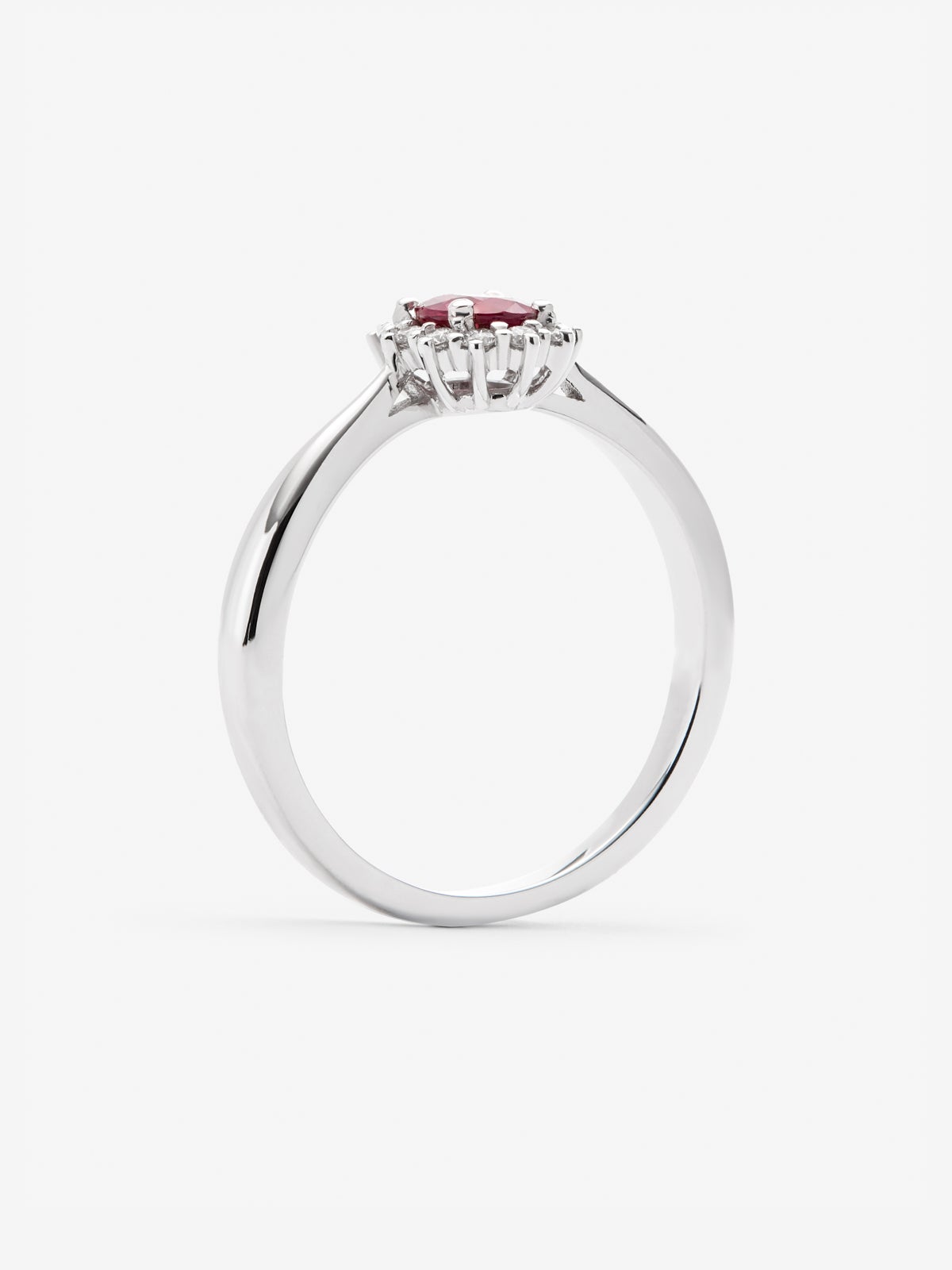 Anillo de oro blanco 18K con rubí