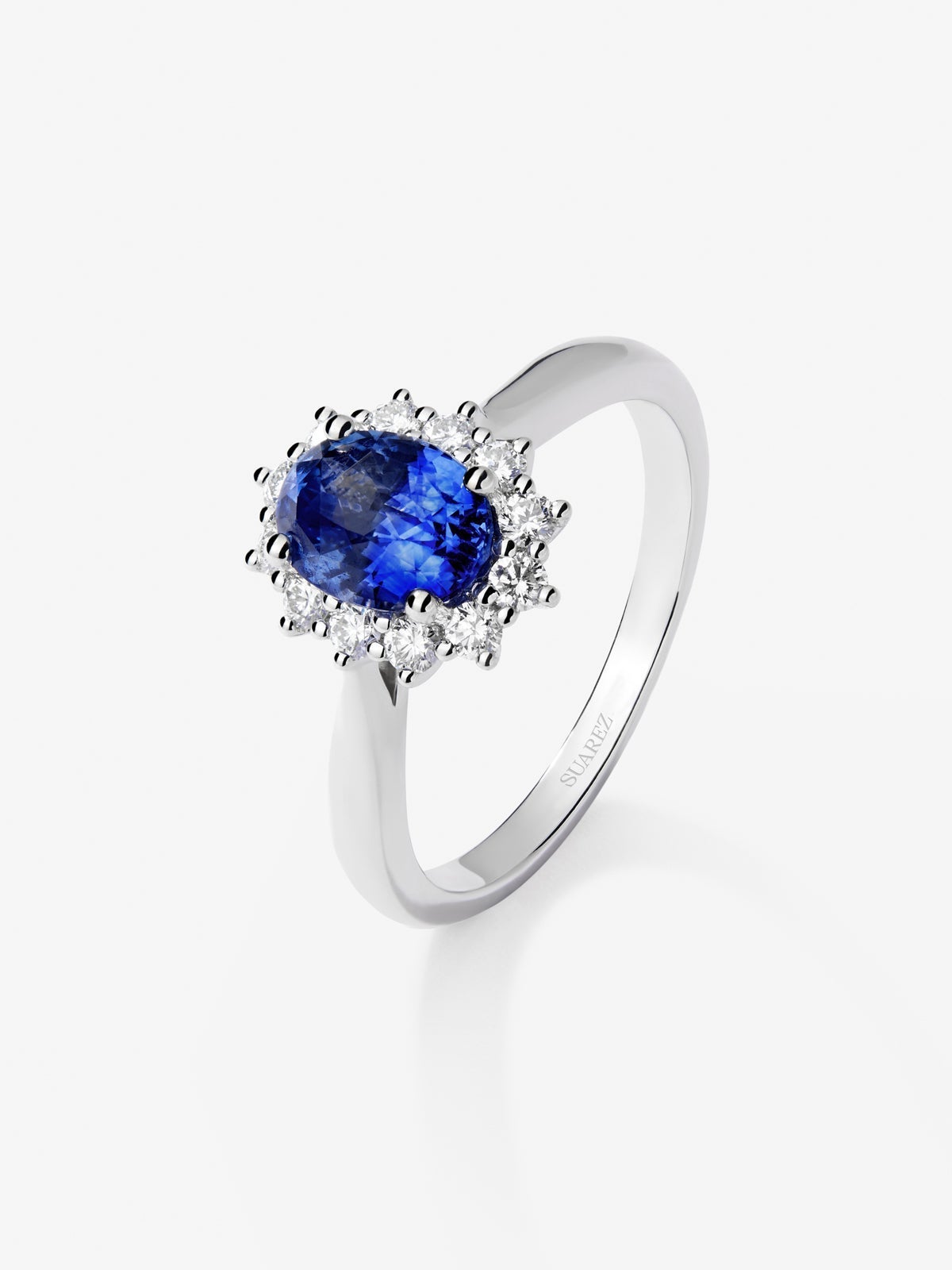 Anillo de oro blanco 18K con zafiro