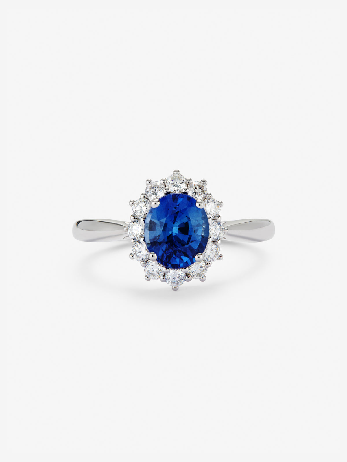 18K white gold ring with sapphire