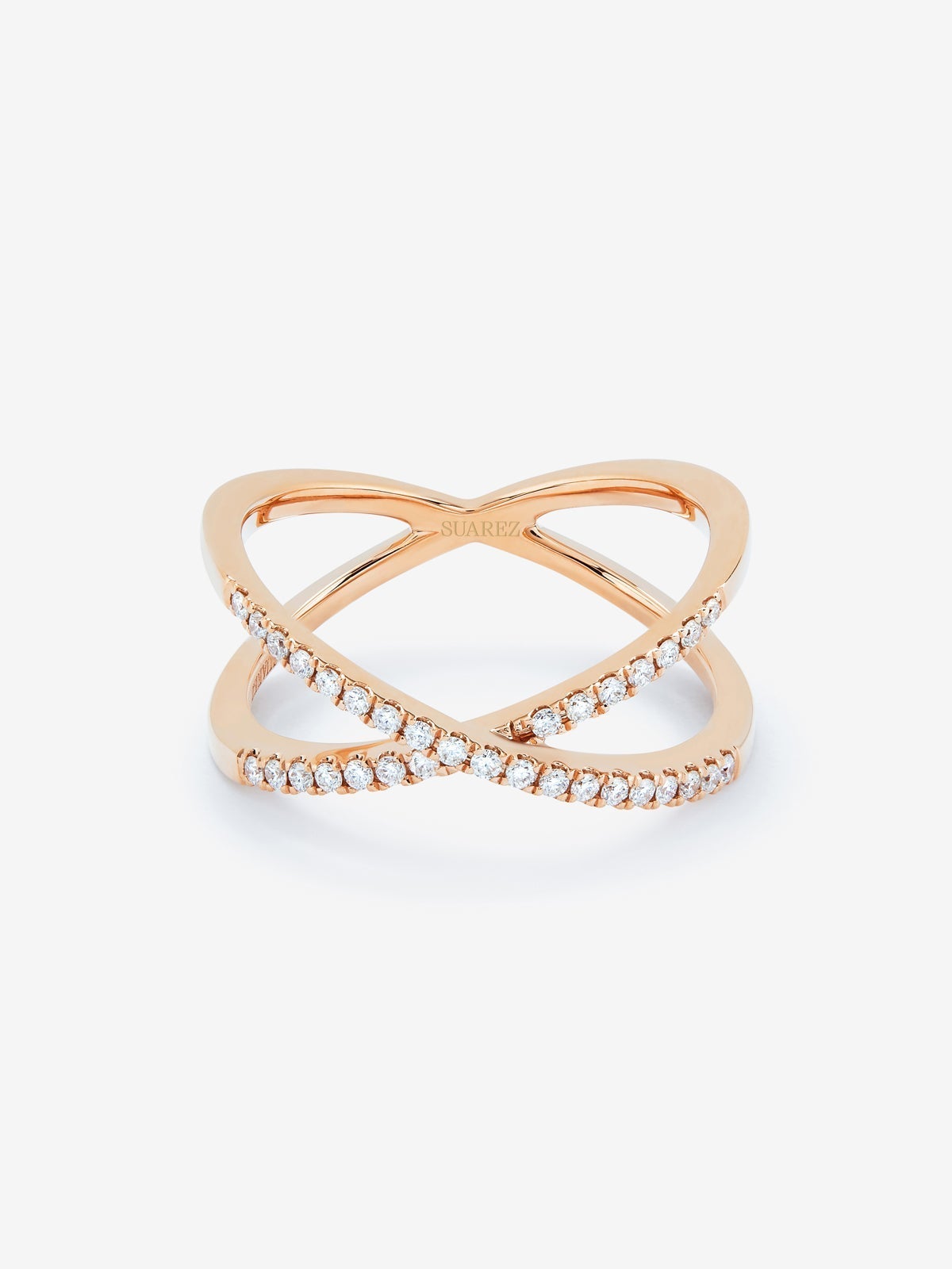 Anillo cruzado de oro rosa de 18K con 33 diamantes blancos en talla brillante con un total de 0,2 cts