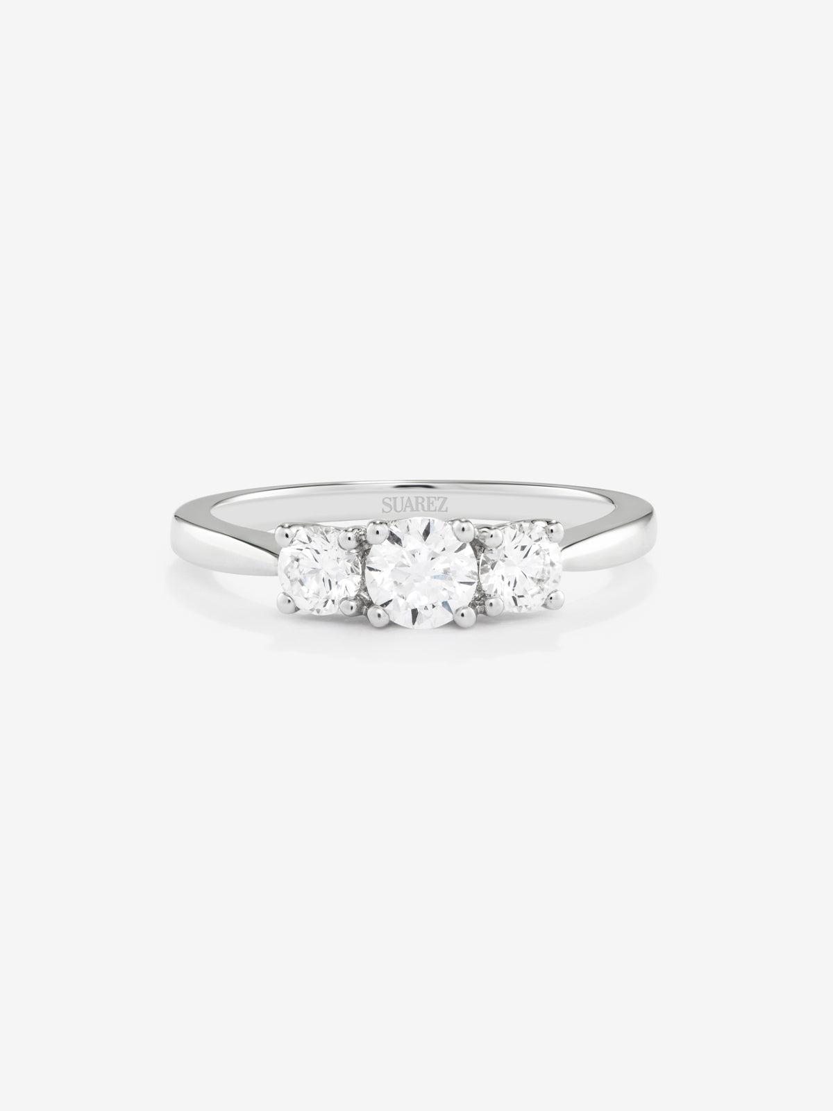 Anillo solitario de oro amarillo de 18K con diamante en talla brillante de 0,2 cts