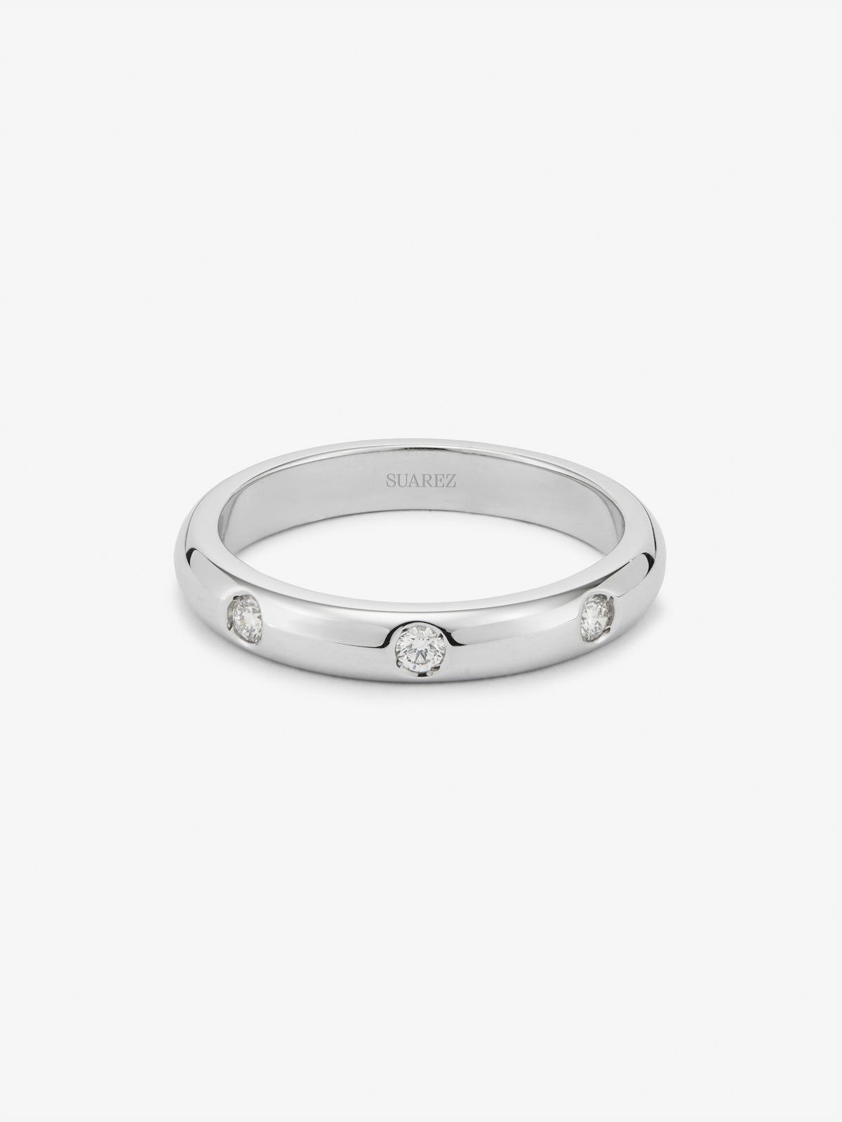 Anillo de oro blanco de 18K con 3 diamantes en talla brillante con un total de 0,09 cts