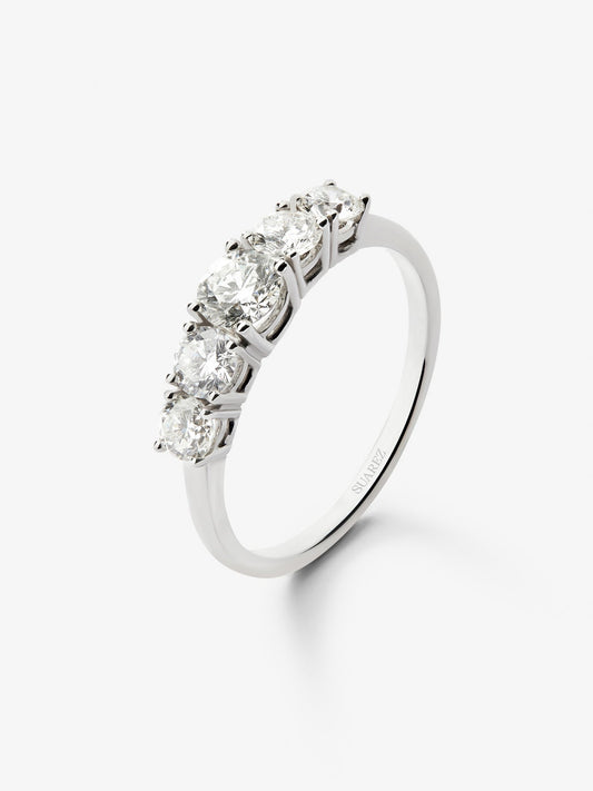 Anillo solitario de oro blanco de 18K con diamante