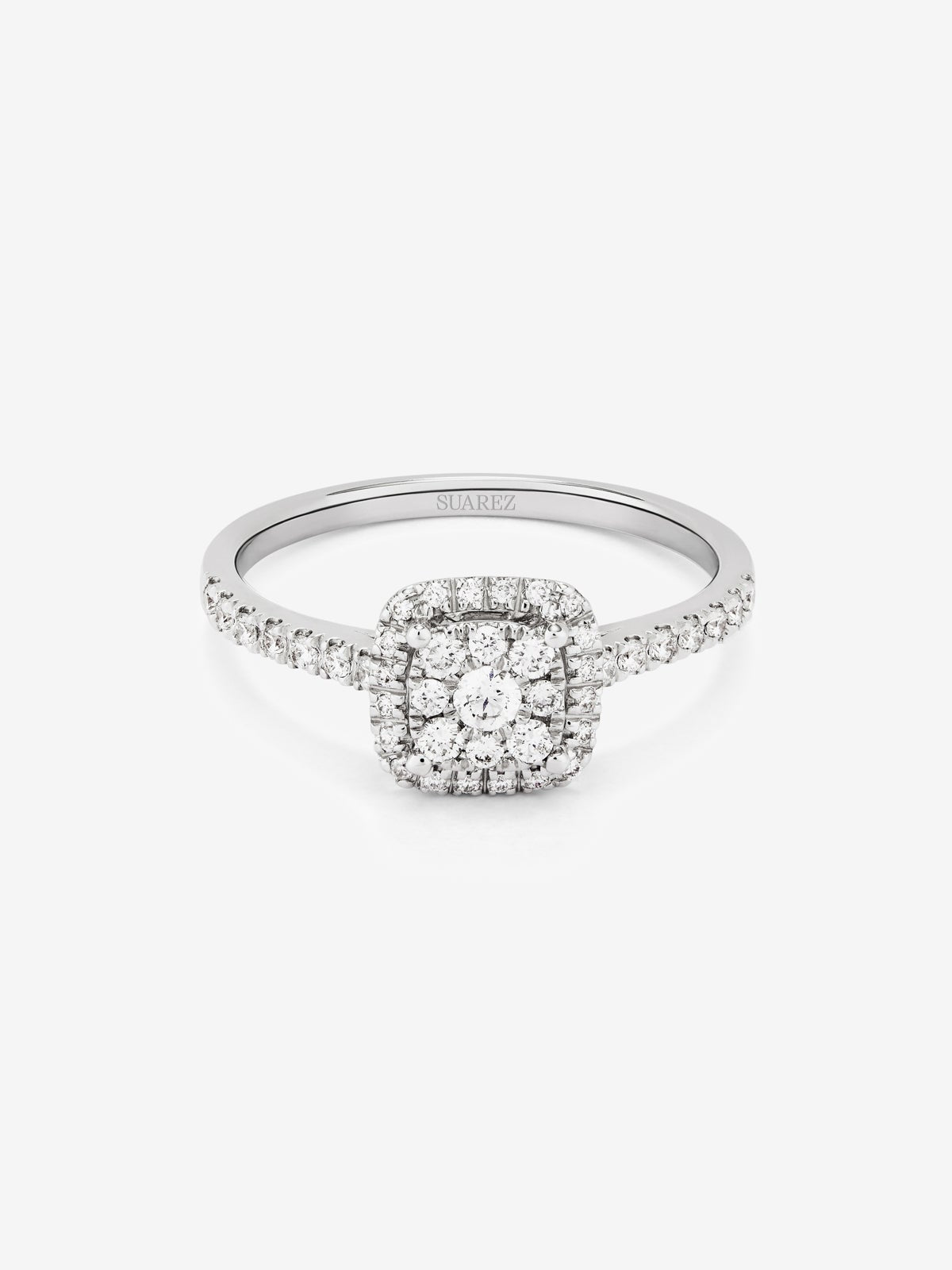 Anillo de oro blanco de 18K con 43 diamantes en talla brillante con un total de 0,31 cts