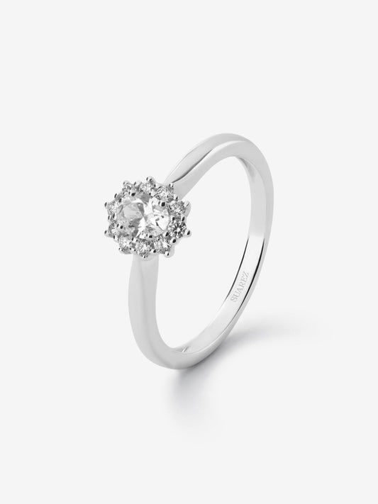 Anillo solitario de oro blanco de 18K con diamante en talla brillante de 0,3 cts