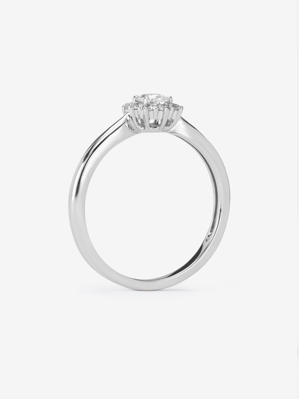 Anillo solitario de oro blanco de 18K con diamante en talla brillante de 0,3 cts