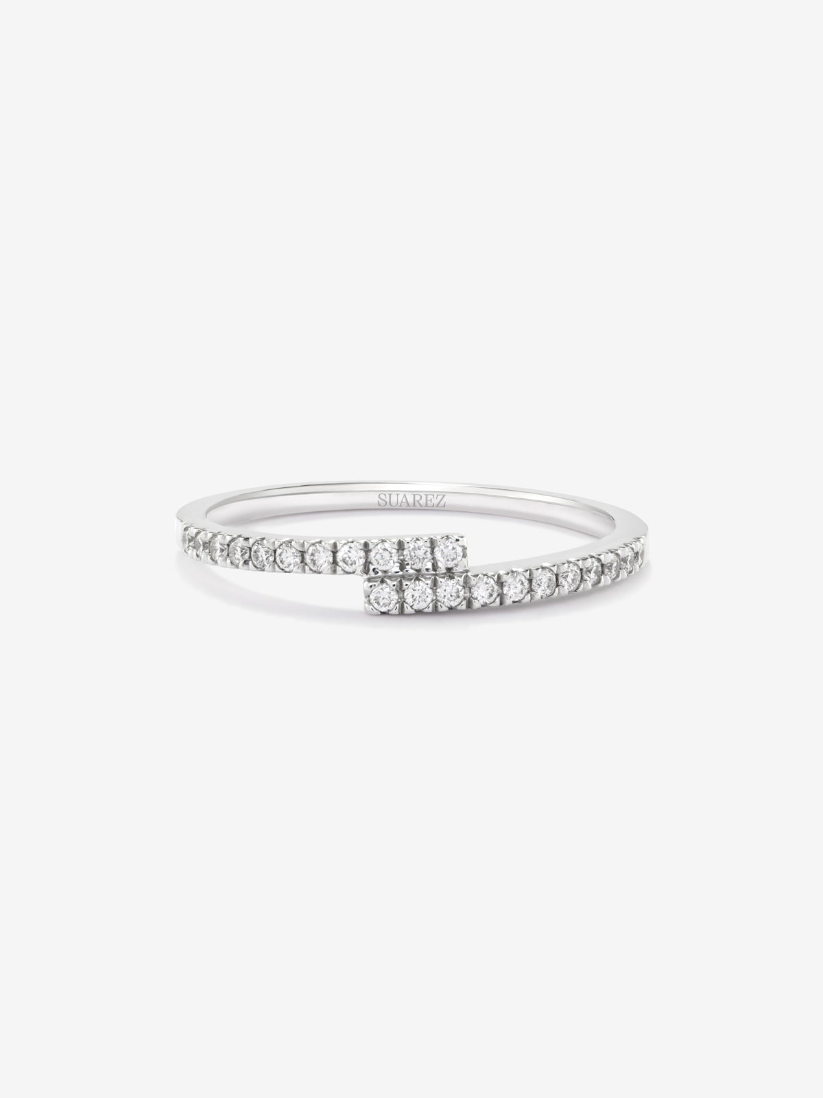 Anillo tú y yo de oro blanco de 18K con 22 diamantes en talla brillante con un total de 0,15 cts