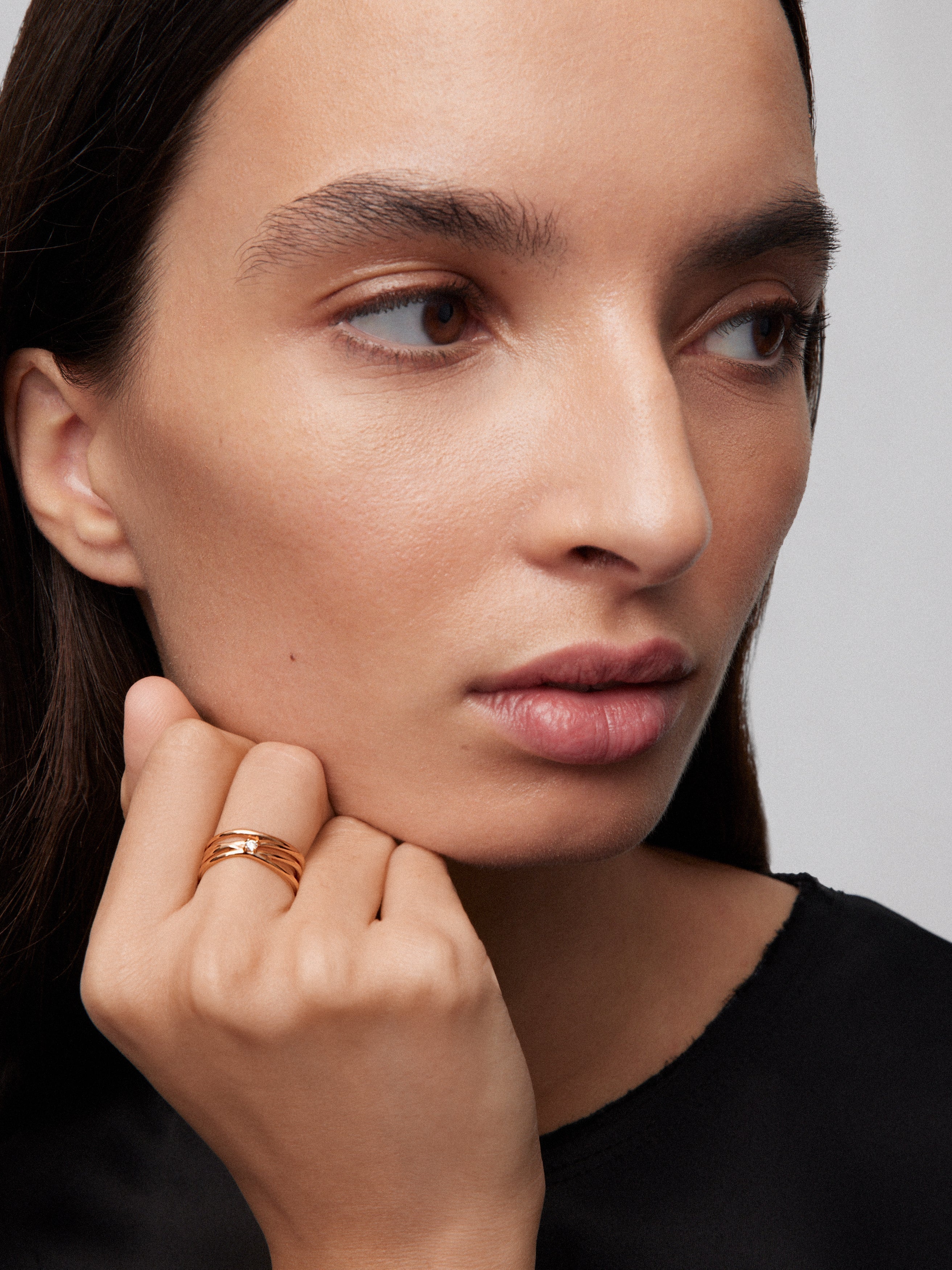 Anillo multibrazo de oro rosa de 18K con diamante blanco en talla brillante