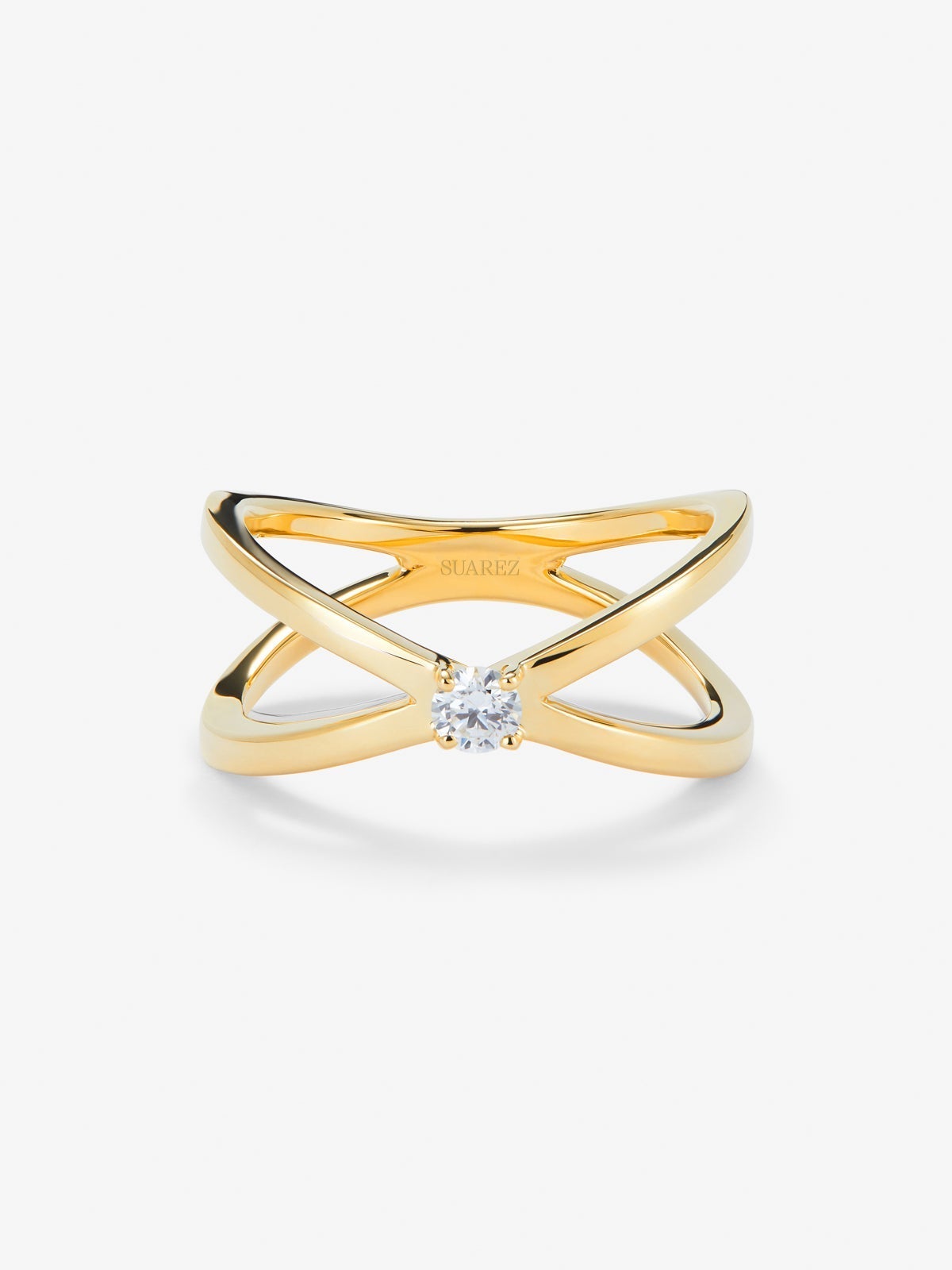 Anillo cruzado de oro amarillo de 18K con diamante en talla brillante de 0,12 cts