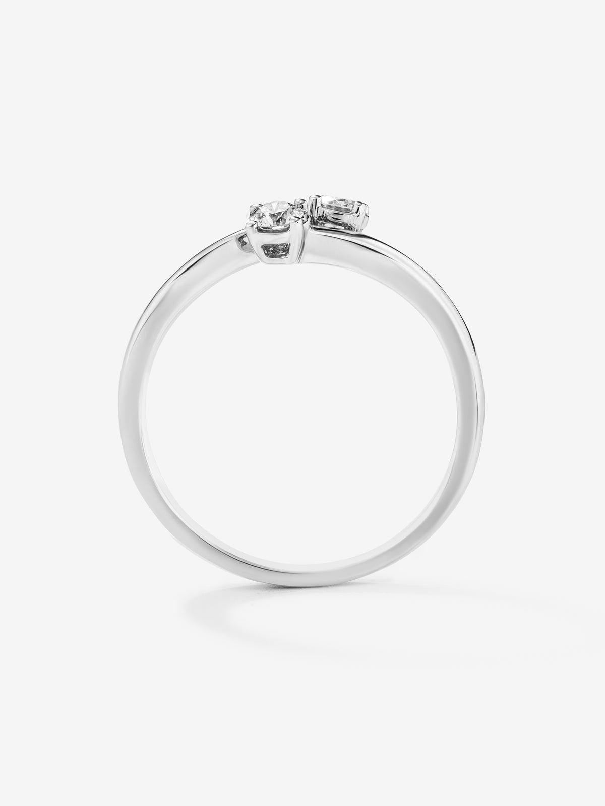 Anillo tú y yo de oro blanco de 18K con 2 diamantes en talla brillante con un total de 0,19 cts