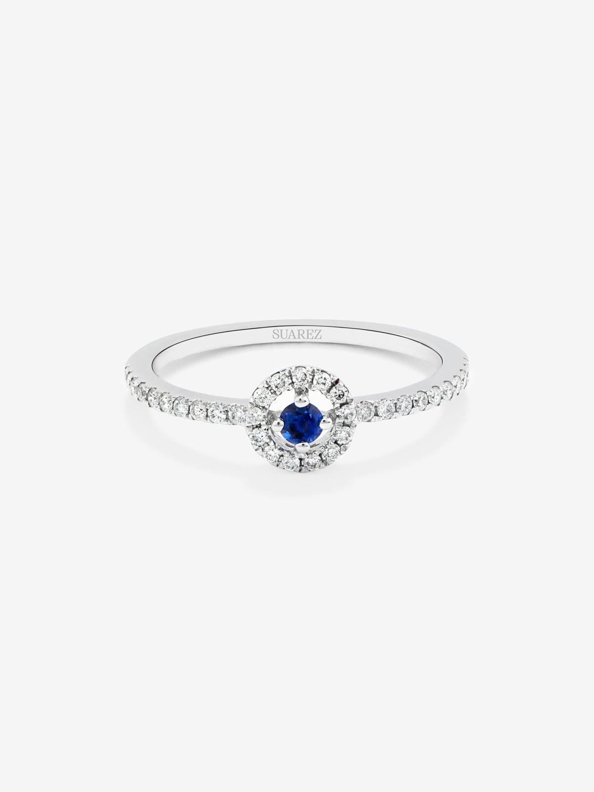 18K white gold ring with 33 brilliant-cut diamonds with a total of 0.18 cts and brilliant-cut blue sapphire with a total of 0.08 cts