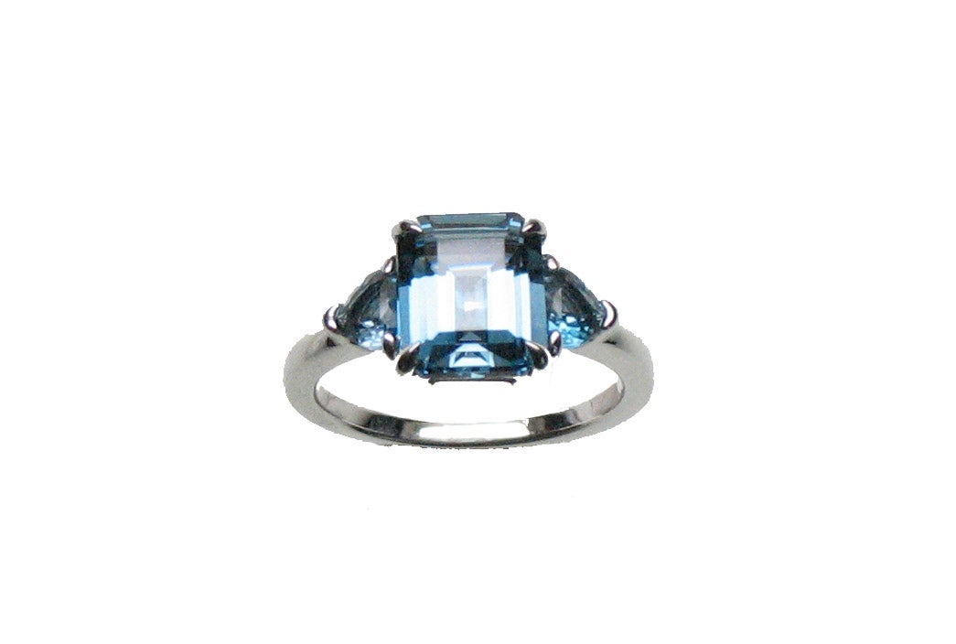 Sortija de plata con topacion azul london