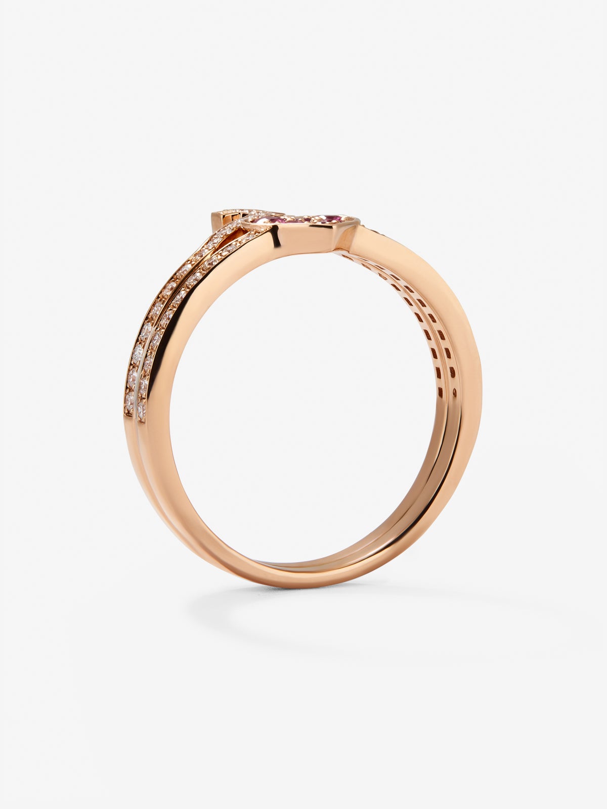 Anillo de oro rosa de 18Kt con diamantes y zafiros rosas