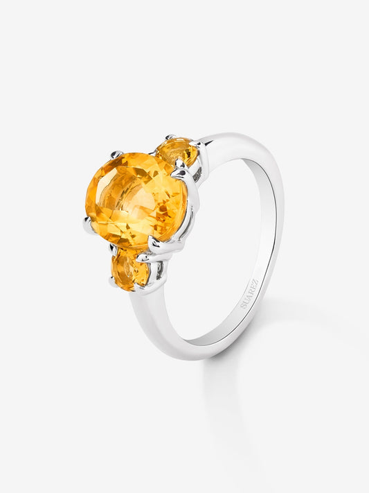 Anillo tresillo de plata 925 con 3 cuarzos citrinos en talla oval con un total de 3,14 cts