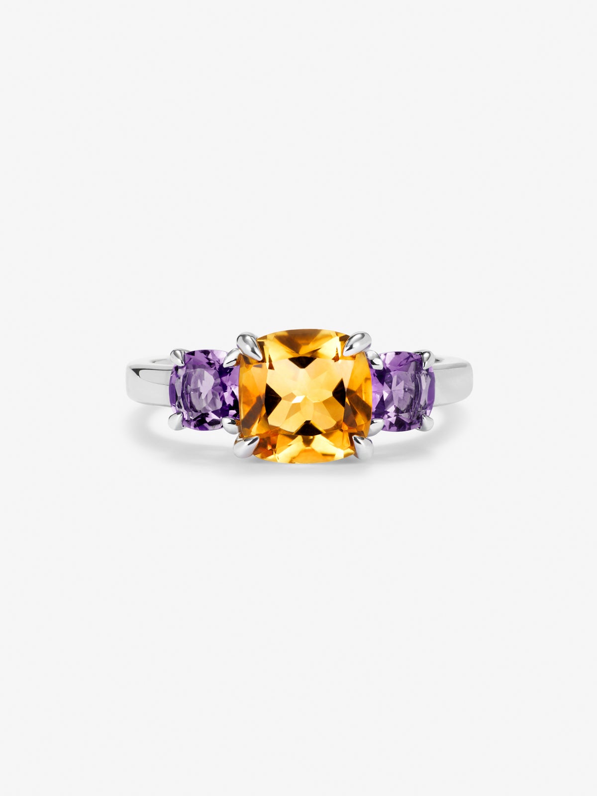 Anillo tresillo de plata 925 con cuarzo citrino en talla cushion de 1,53 cts y 2 amatistas moradas en talla cushion con un total de 0,68 cts
