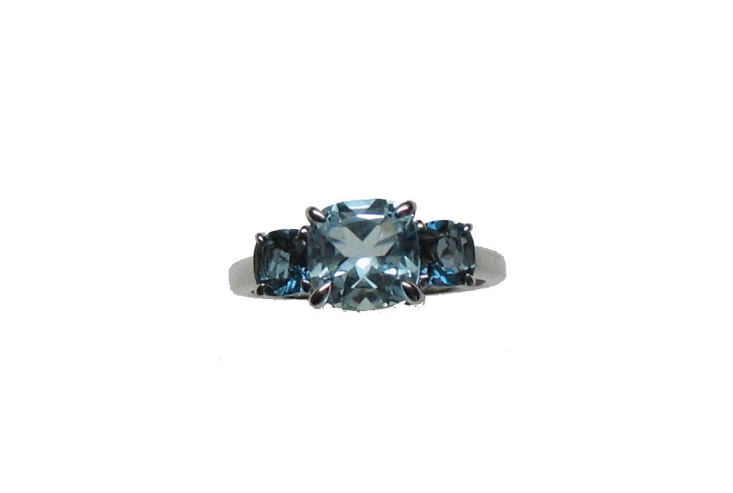 Sortija de plata con topacio azul sky y azul london