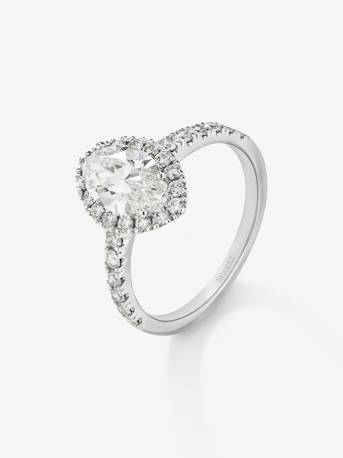 Anillo de oro blanco 18K con diamante en talla marquise con un total de 0,40 cts