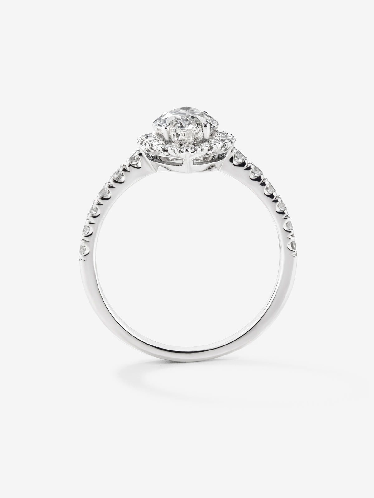 Anillo de oro blanco 18K con diamante en talla marquise con un total de 0,40 cts