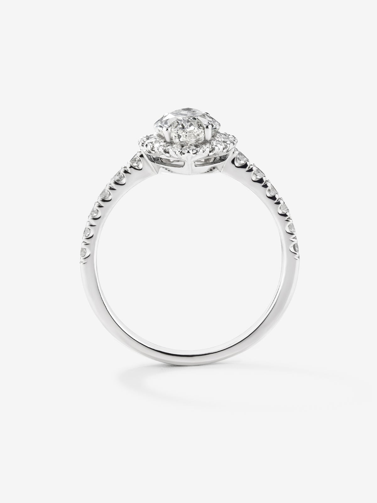 Anillo de oro blanco 18K con diamante en talla marquise con un total de 0,40 cts