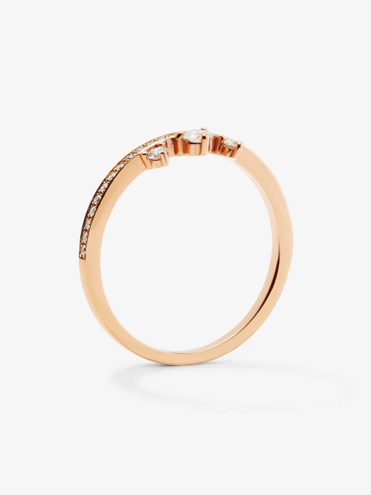 Anillo de oro rosa de 18K con 30 diamantes en talla brillante con un total de 0,2 cts