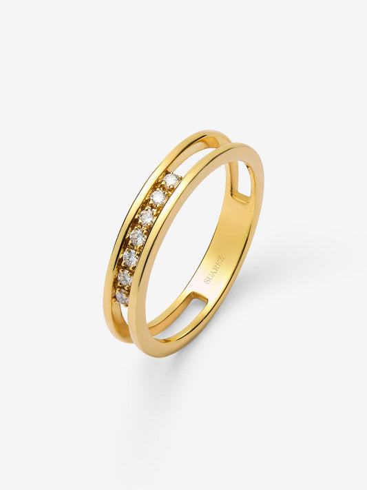 Anillo de oro amarillo de 18K con 7 diamantes en talla brillante con un total de 0,10 cts