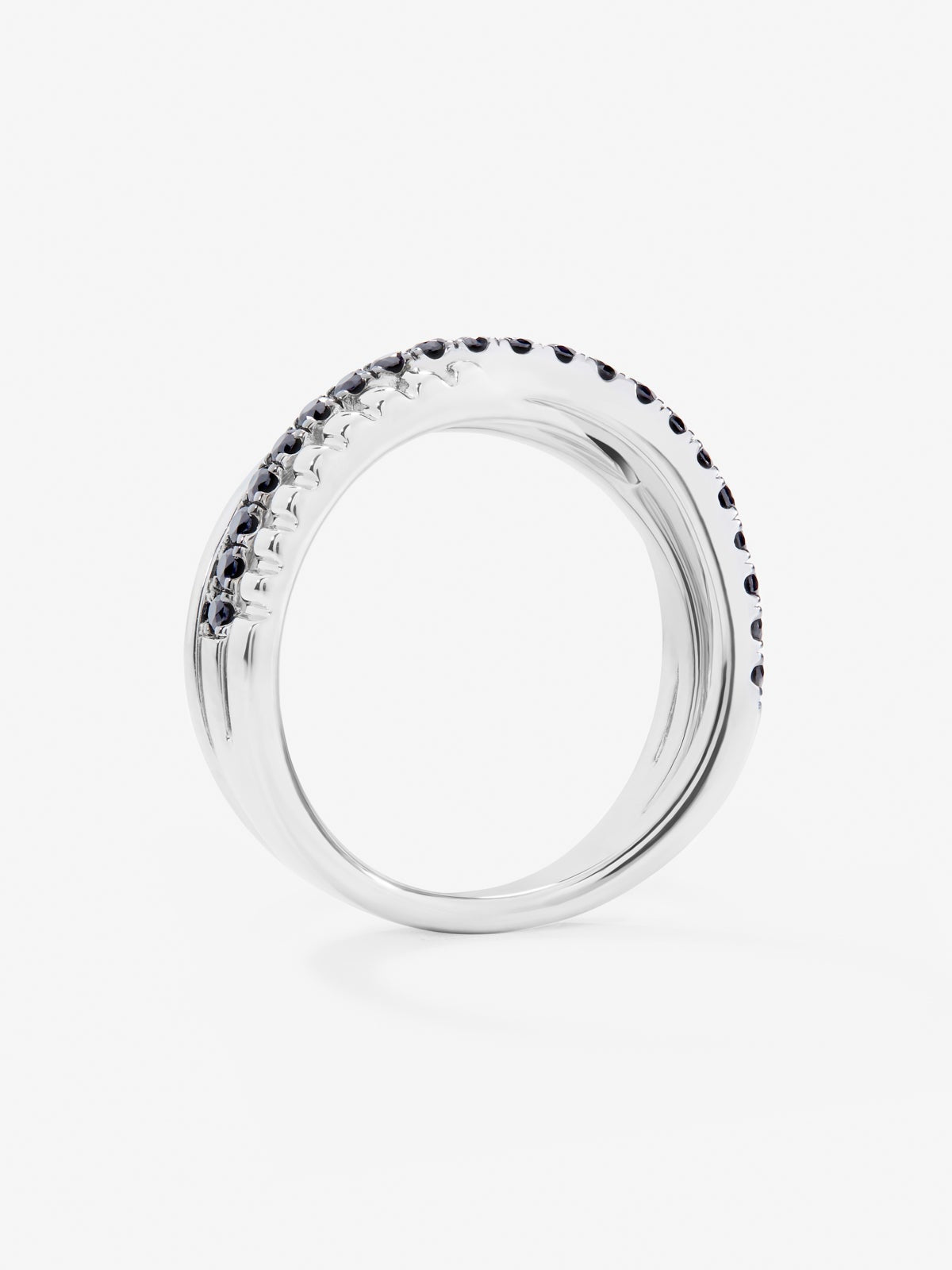 Anillo cruzado de plata 925 con espinelas negras en talla brillante