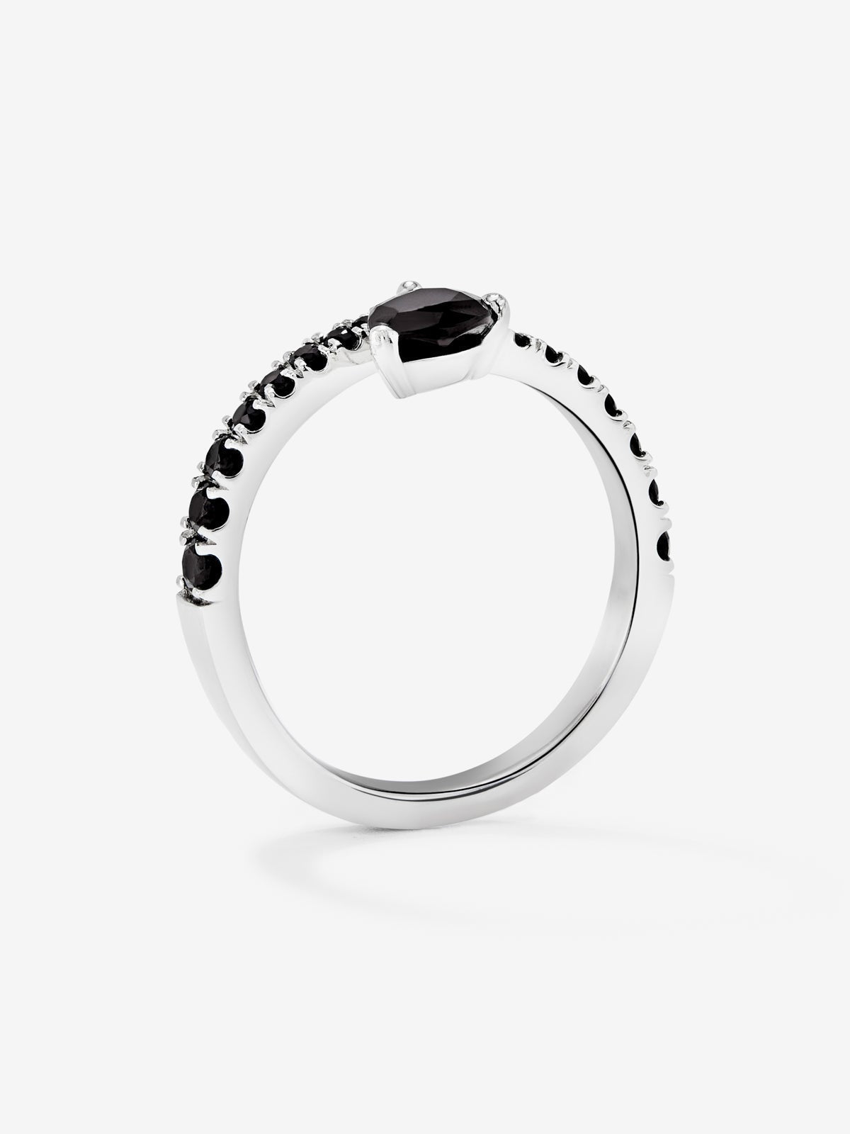 Anillo abierto de plata 925 con 19 espinelas en talla pera y brillante