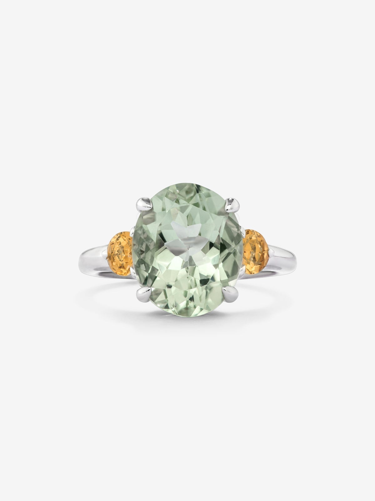 Anillo tresillo de plata 925 con amatista verde en talla oval de 4,55 cts y 2 cuarzos citrinos en talla brillante con un total de 0,46 cts