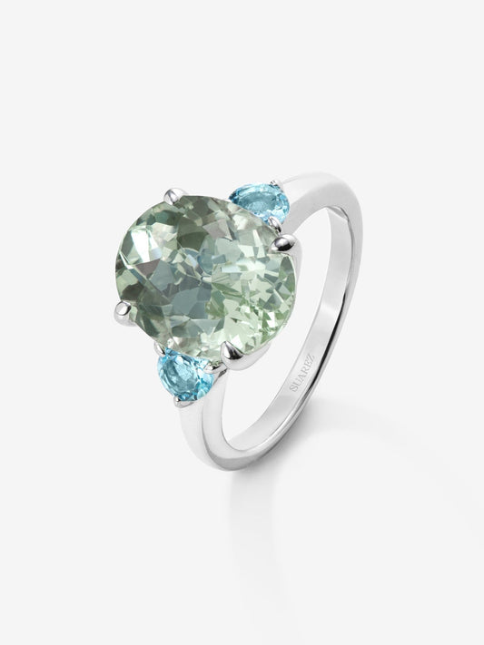 Anillo tresillo de plata 925 con amatista verde en talla oval y 2 topacios azul swiss en talla brillante