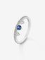 Anillo de oro blanco de 18K con zafiro y diamantes