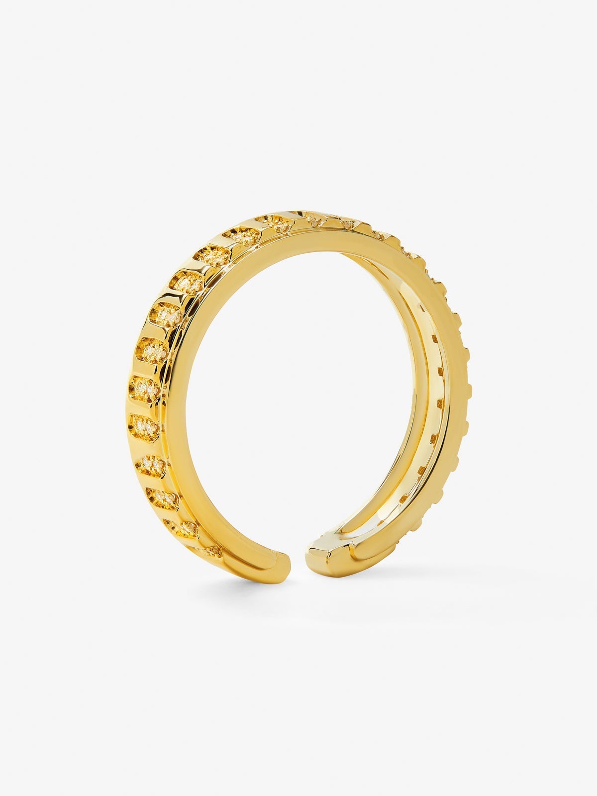 Anillo de oro amarillo de 18K con 50 diamantes en talla brillante con un total de 0,18 cts