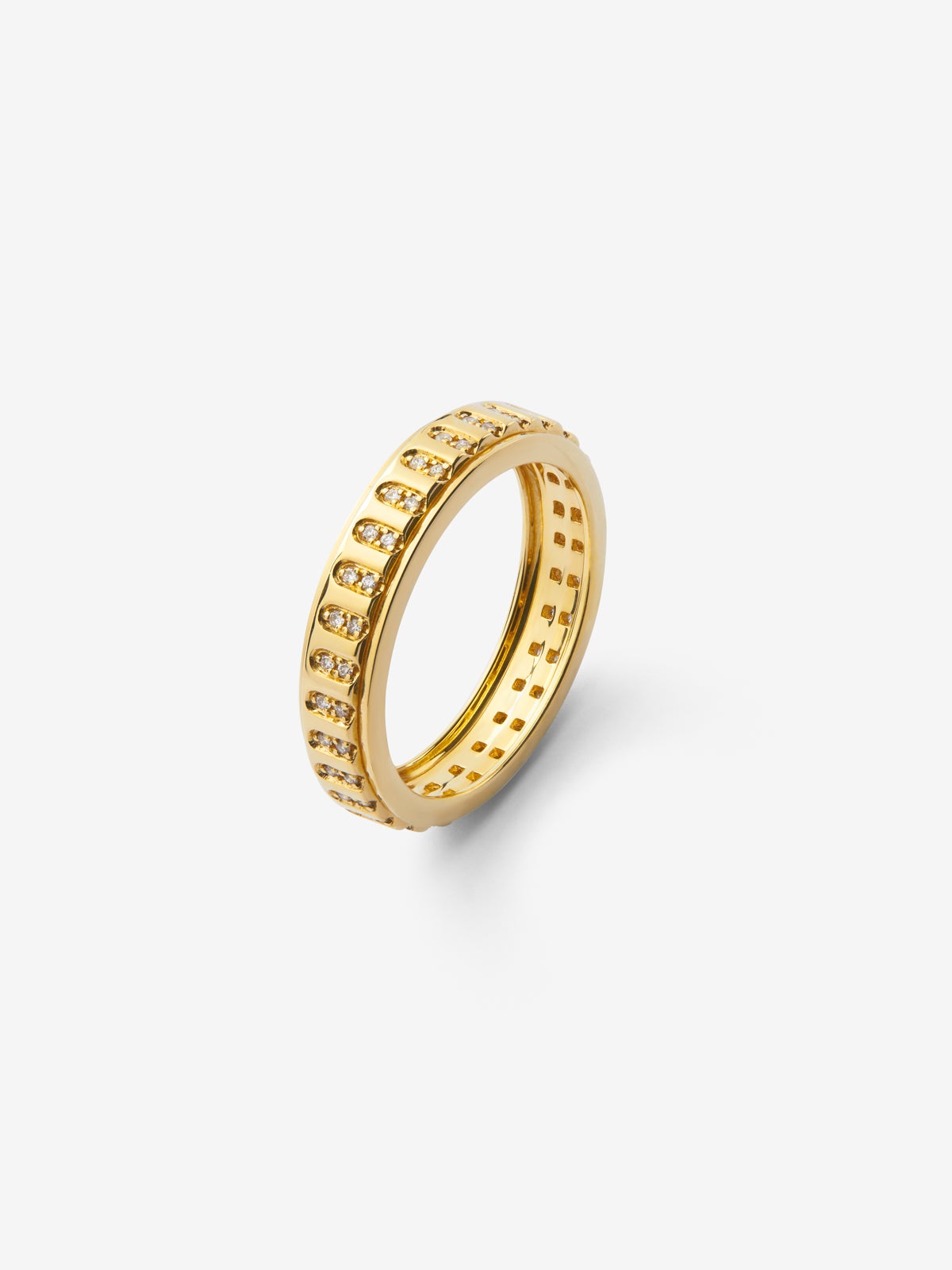Anillo de oro amarillo de 18K con 64 diamantes en talla brillante con un total de 0,192cts