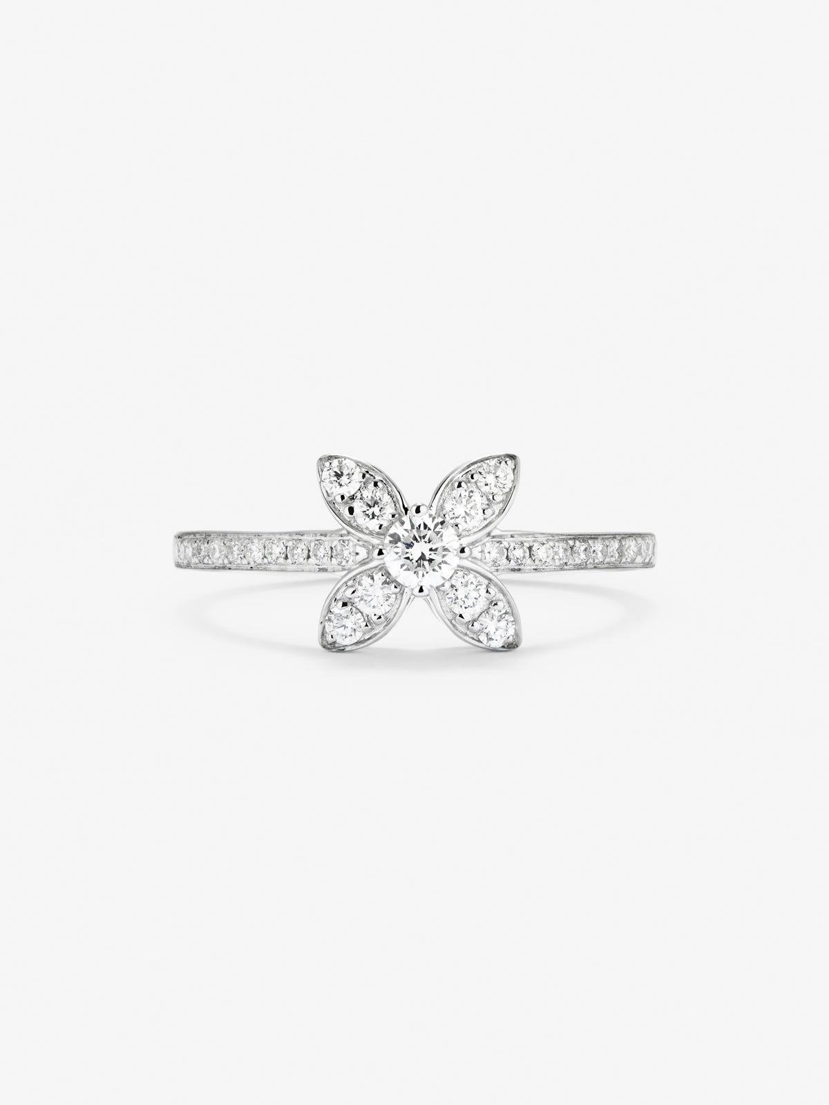 Anillo de oro blanco de 18K con 31 diamantes en talla brillante con un total de 0,34 cts