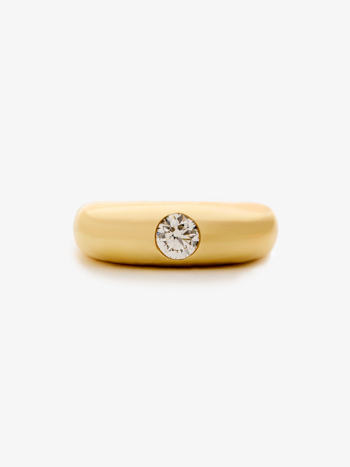 Anillo de oro amarillo de 18K con diamante en talla brillante de 0,4 cts