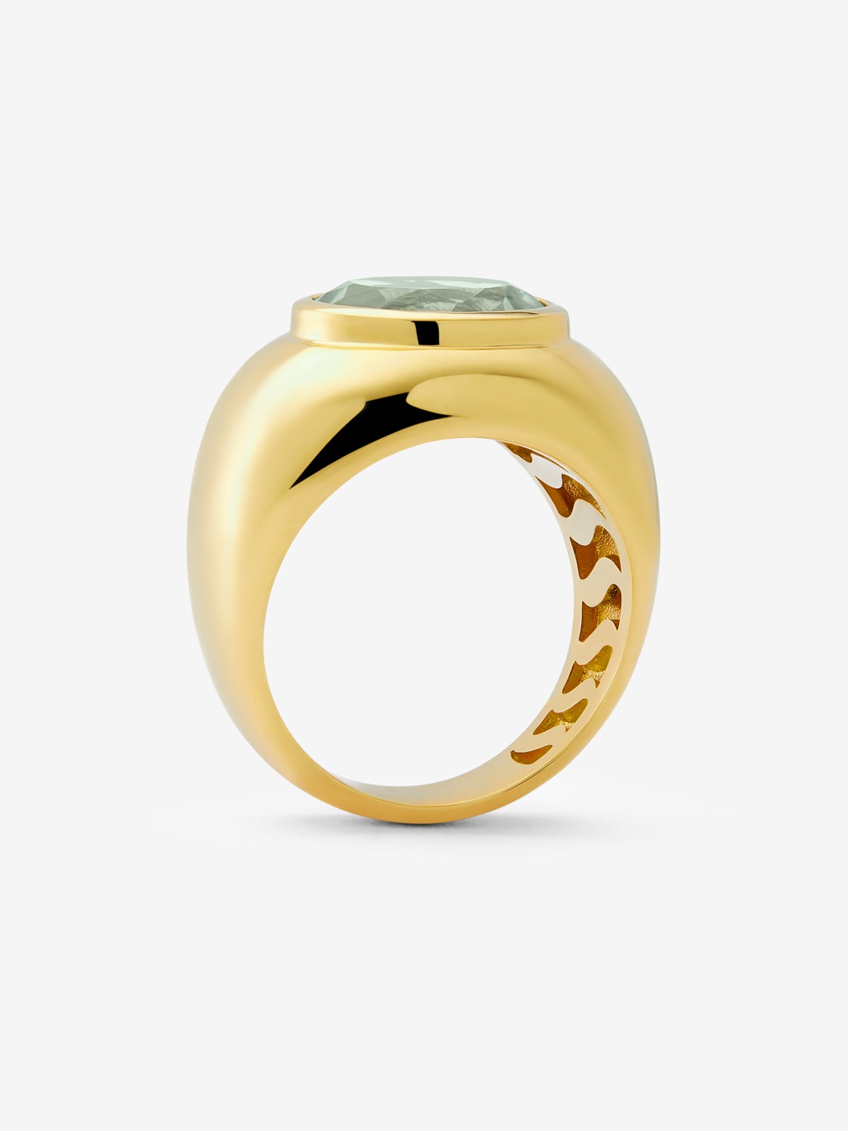 Anillo de oro amarillo de 18K con amatista verde en talla oval