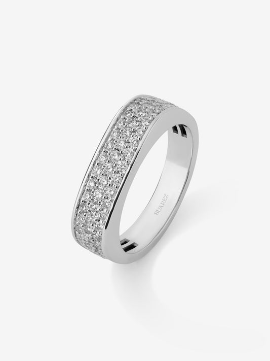 Anillo de oro blanco de 18K con pavé de diamantes en talla brillante