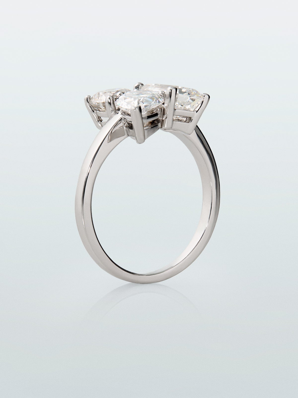 Anillo de Alta Joyería en oro blanco de 18K y diamantes