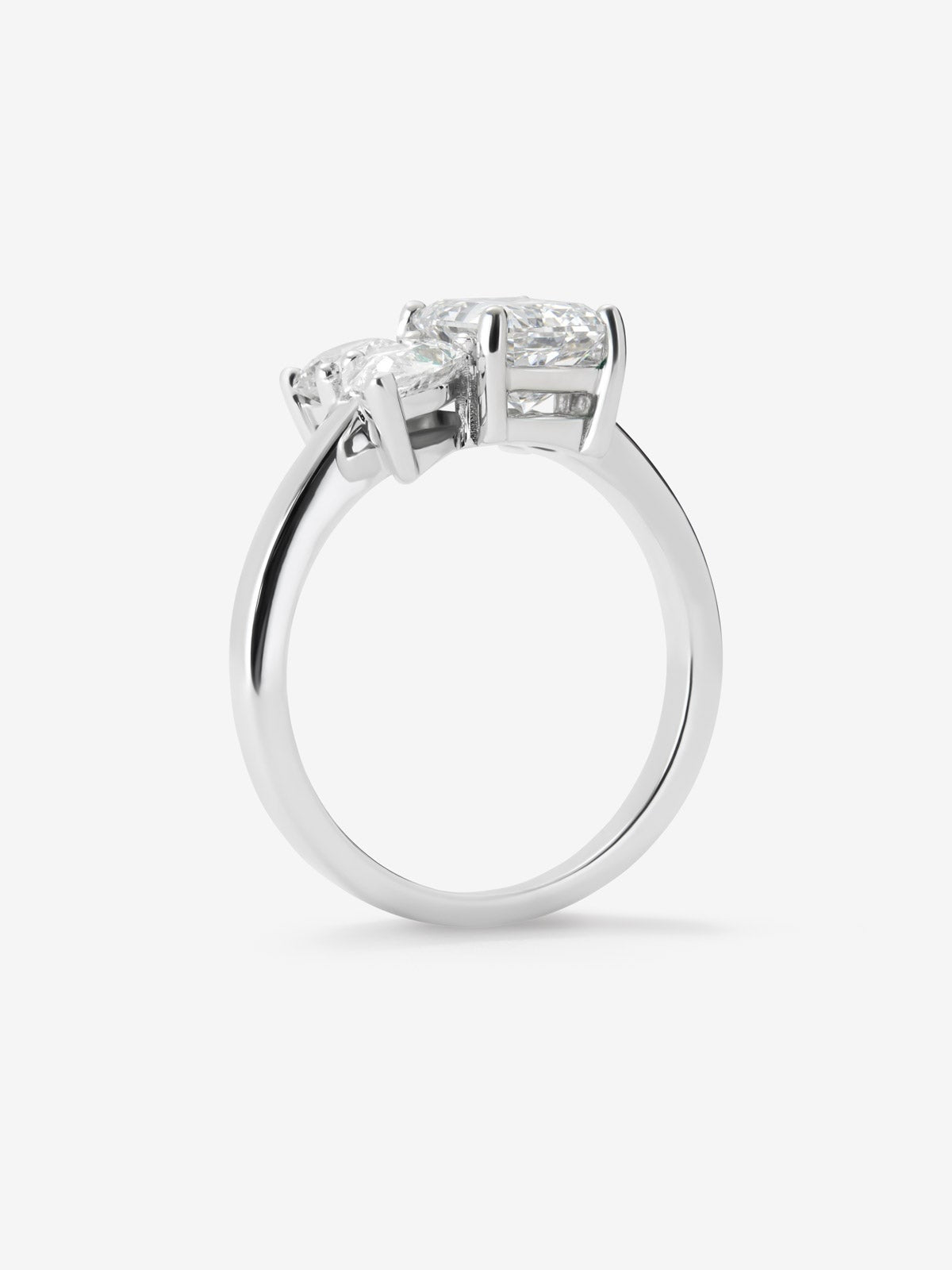 Anillo de Alta Joyería en oro blanco de 18K y diamantes