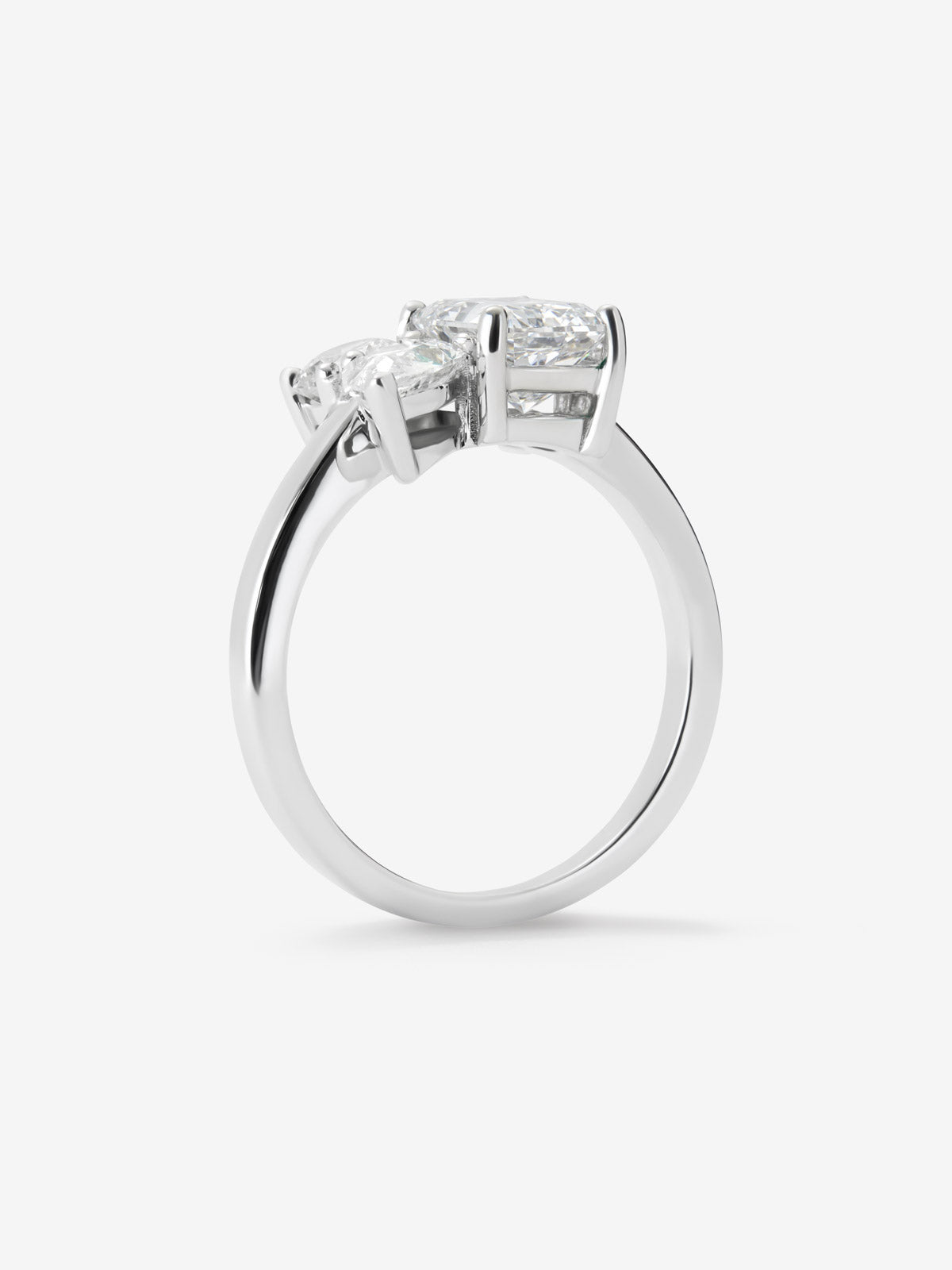Anillo de Alta Joyería en oro blanco de 18K y diamantes