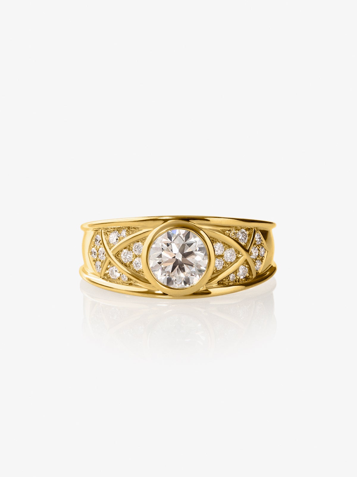 Anillo de oro amarillo de 18K con diamante en talla brillante de 1 ct y 22 diamantes en talla brillante con un total de 0,2 cts