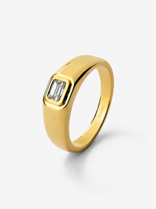 Anillo de oro amarillo de 18K con diamante en talla esmeralda de 1 ct