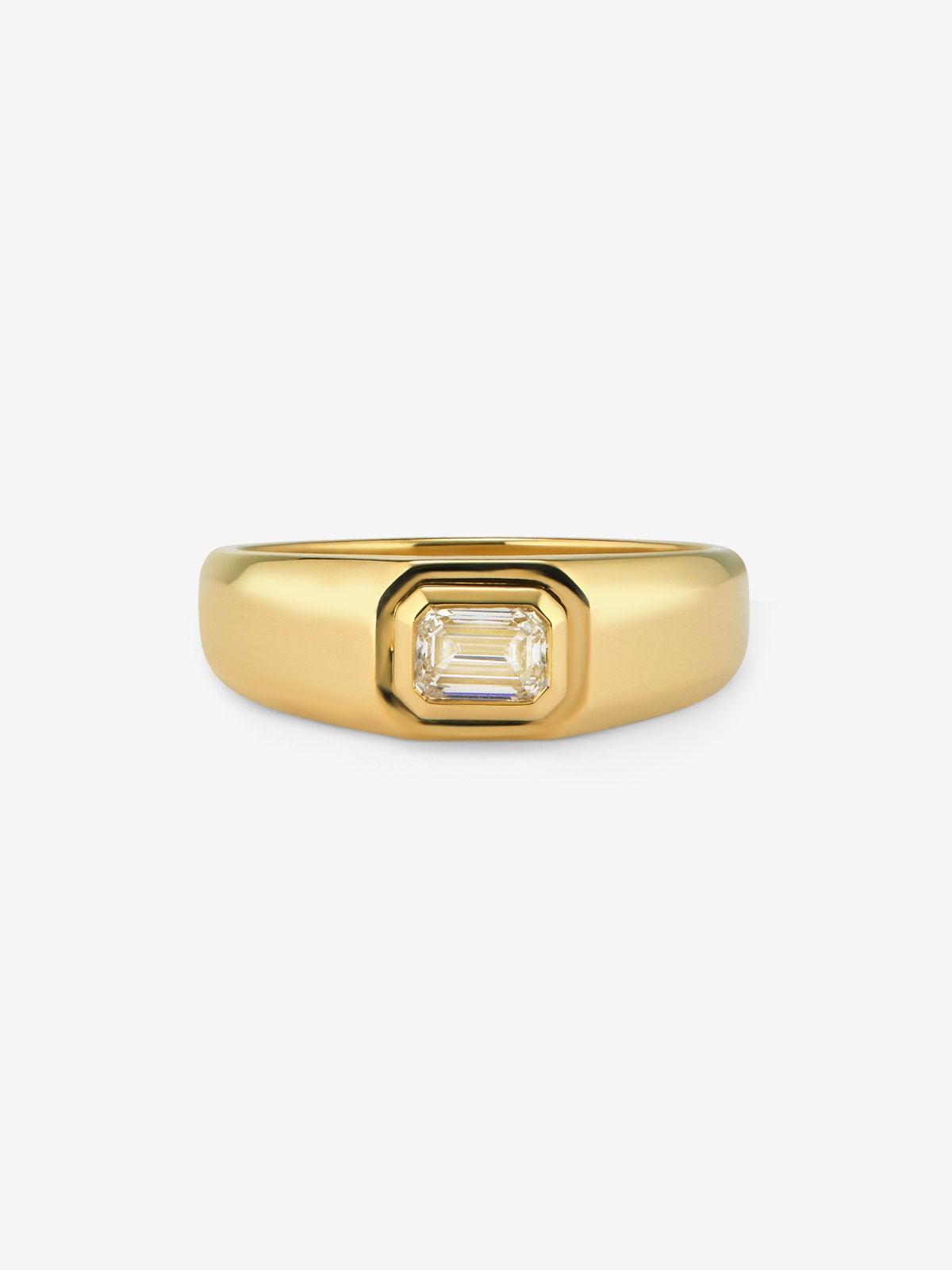 Anillo de oro amarillo de 18K con diamante en talla esmeralda de 1 ct