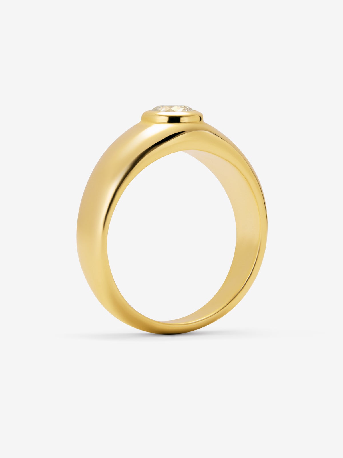Anillo de oro amarillo de 18K con diamante en talla brillante de 0,4 cts