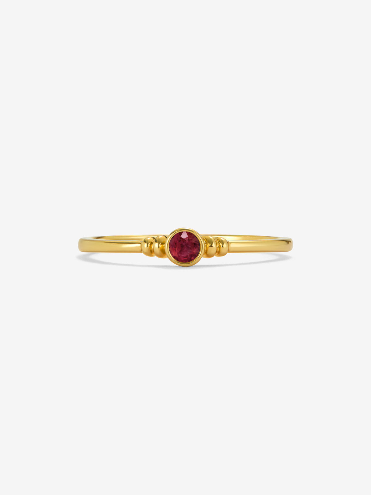 Anillo de oro amarillo de 18K con rubí en talla brillante de 0,12 cts