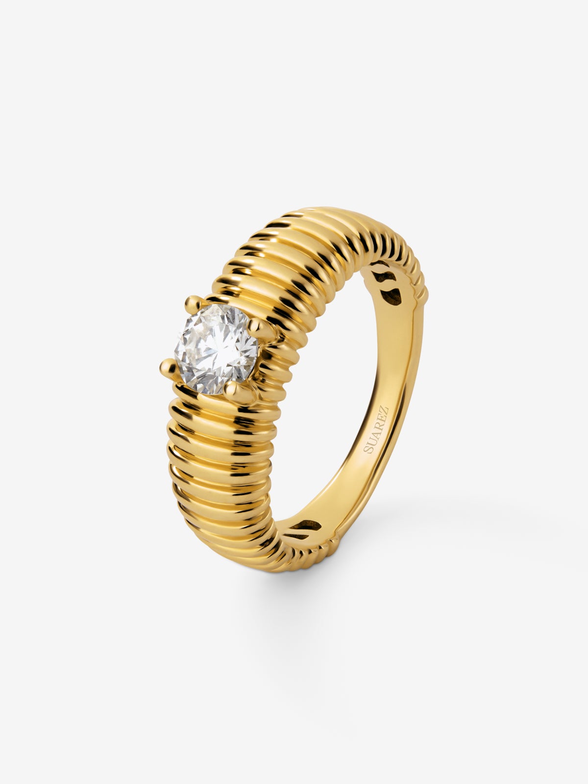 Anillo gallonado de oro amarillo de 18K con diamante en talla brillante de 0,5 cts