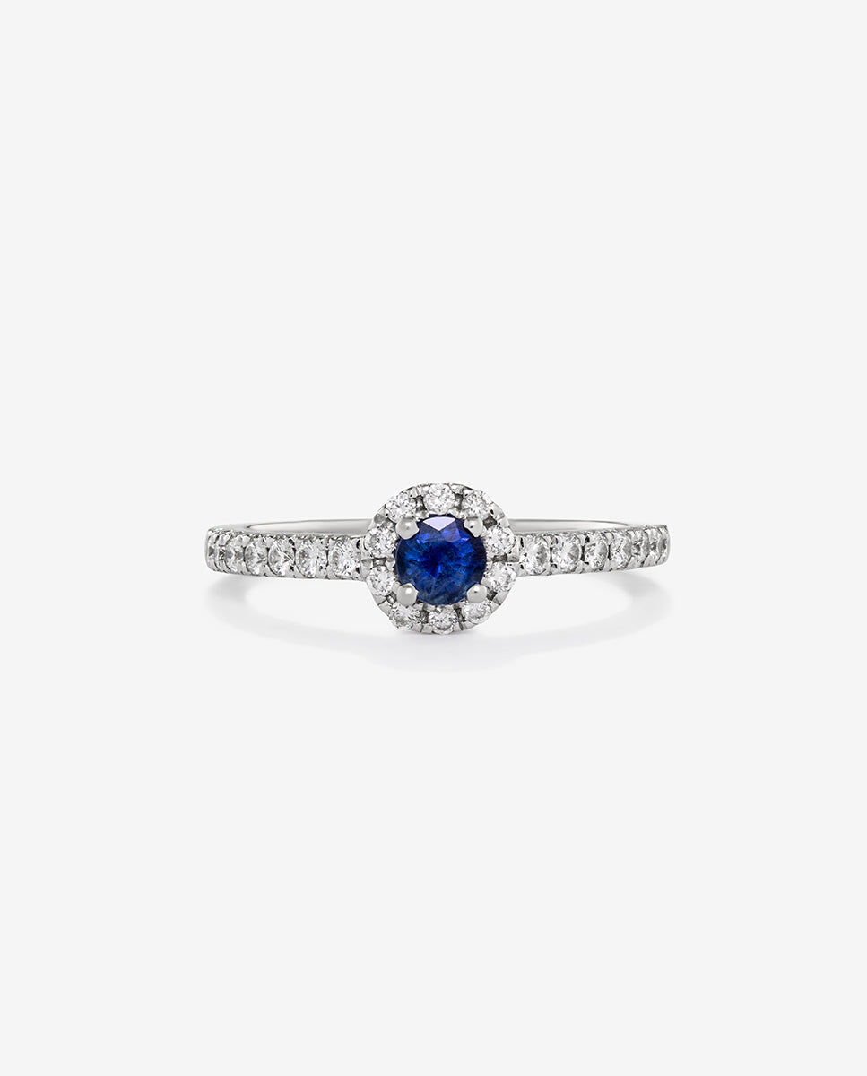 18K white gold ring with brilliant-cut blue sapphire of 0.41 cts and 24 brilliant-cut diamonds with a total of 0.34 cts
